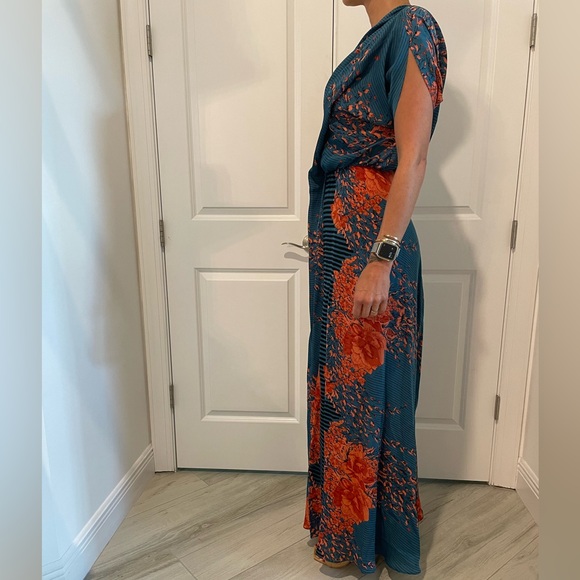 LAHIVE 100% Silk high slit long dress. NEVER WORN - Picture 2 of 5